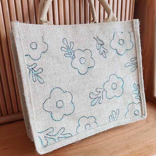 Burlap tote bag white flora - finished craft